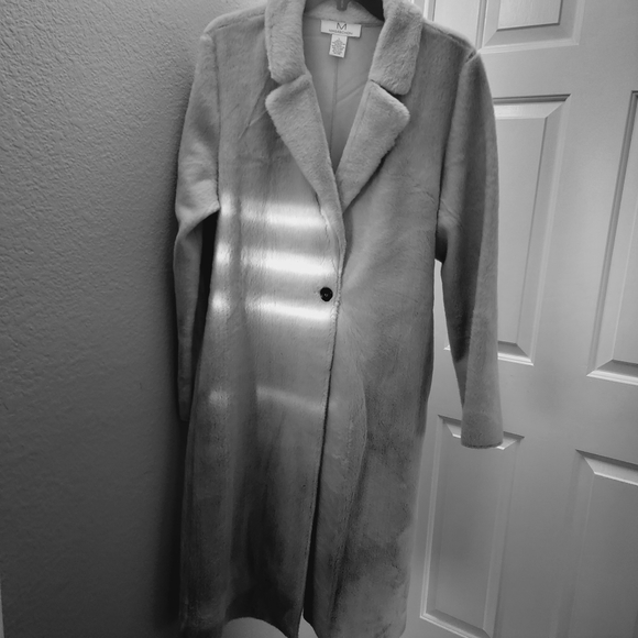 Magashoni Faux fur Coat - Picture 3 of 17